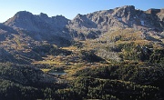 11 La conca del Calvi, delimitata dalla possente costiera del Madonnino e del Cabianca...